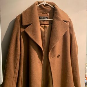 Hi, I’m selling a coat for $70